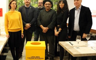Cerca de 900 comerciantes de 11 municipios participan en una campaña para fomentar el reciclaje de envases.